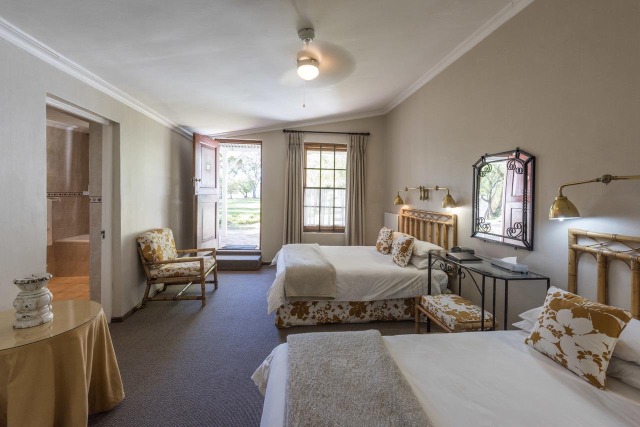 Lord Milner Hotel Matjiesfontein Екстер'єр фото